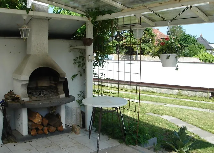 Dum V Podzamci Apartment *